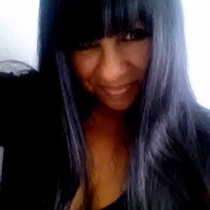 Meet your Posher, Raquel